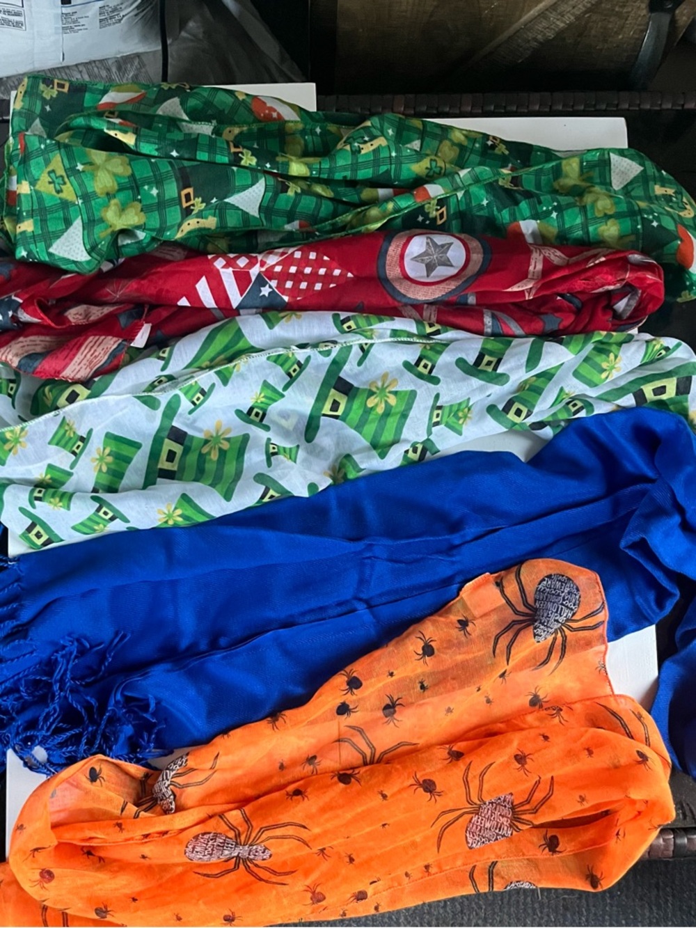 5 Holiday woman scarves